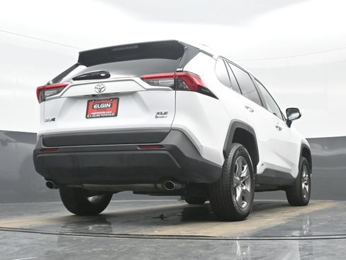 Used 2025 Toyota RAV4 XLE image 31