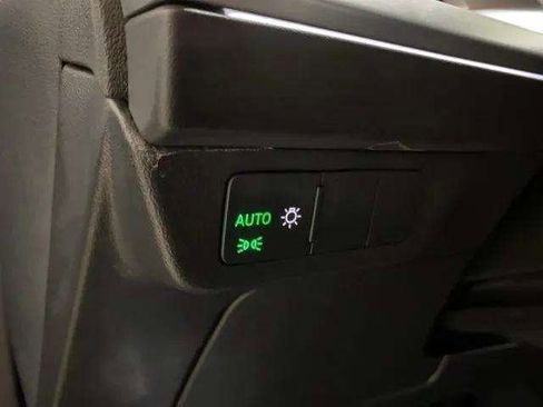 Used 2024 Audi Q4 e-tron Premium w/ Convenience Package image 34