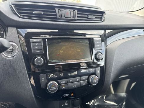 Used 2020 Nissan Rogue Sport SV image 20