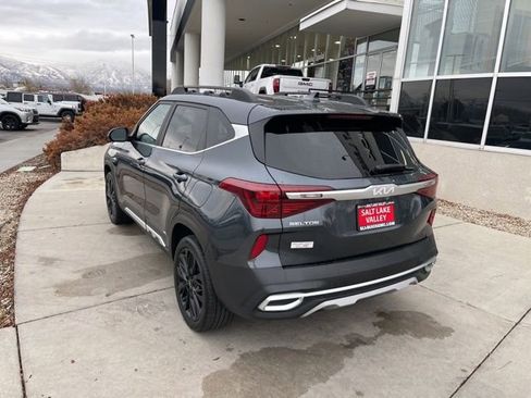 Used 2022 Kia Seltos Nightfall Edition image 5