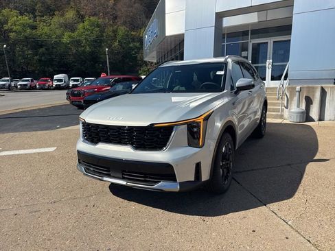 New 2026 Kia Sorento S image 3