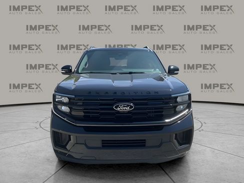 Used 2026 Ford Expedition Platinum w/ Stealth Appearance Package image 8