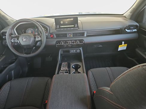 New 2025 Honda Pilot Sport image 9