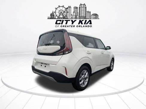 Certified 2025 Kia Soul LX w/ LX Technology Package FWD image 4