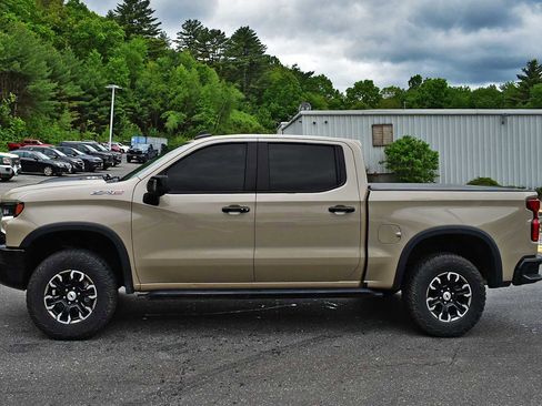 Used 2023 Chevrolet Silverado 1500 ZR2 w/ Technology Package AWD/4WD image 4