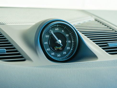 Used 2025 Porsche Cayenne Sport Utility 4D image 60