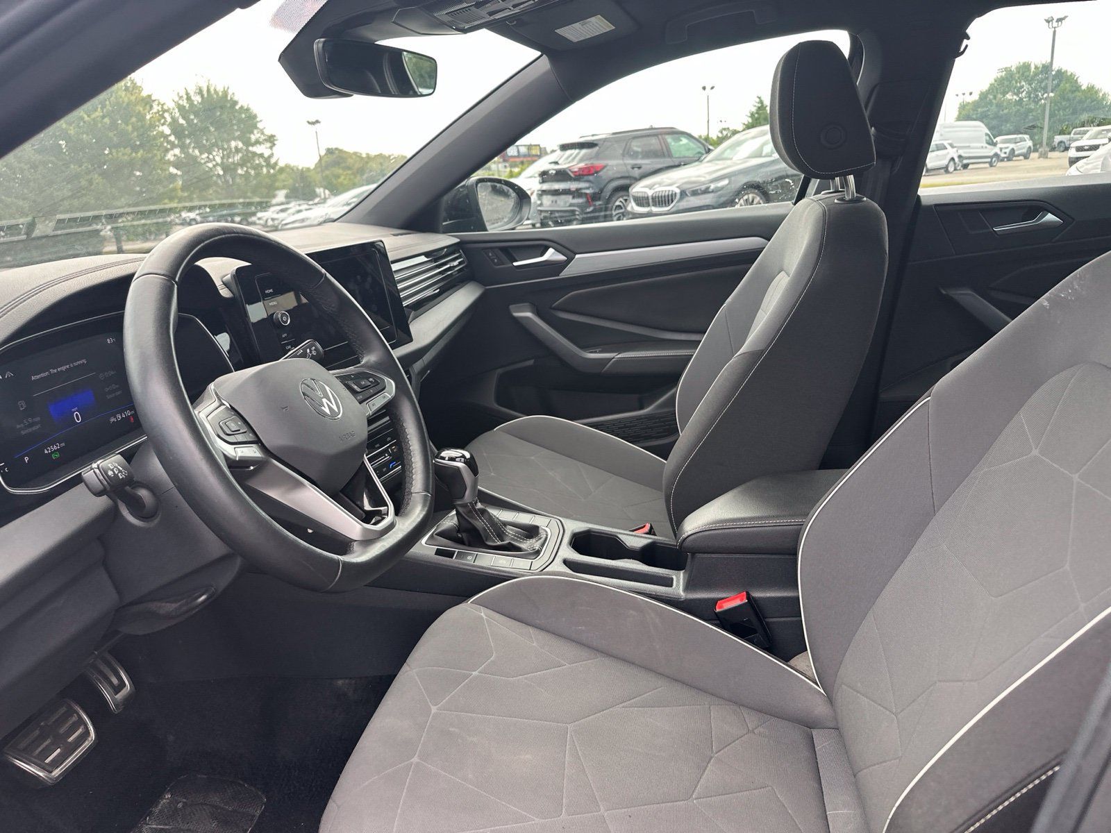 Used 2025 Volkswagen Jetta Sport FWD image 10