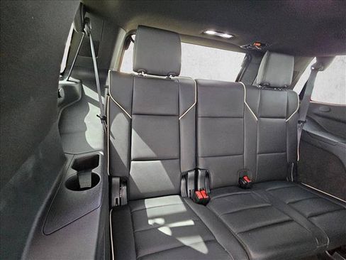 Used 2023 Cadillac Escalade Premium Luxury AWD/4WD image 16