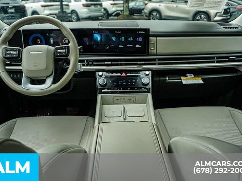 Used 2025 Hyundai Santa Fe SEL FWD image 28