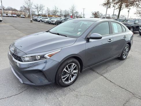 Used 2023 Kia Forte LXS image 3