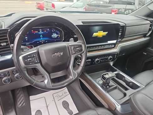 Used 2023 Chevrolet Silverado 1500 RST AWD/4WD image 12