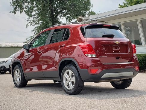 Used 2022 Chevrolet Trax LT w/ Driver Confidence Package AWD/4WD image 3
