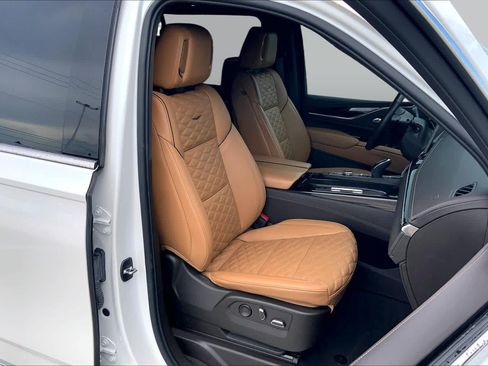 Used 2023 Cadillac Escalade ESV Premium Luxury AWD/4WD image 9