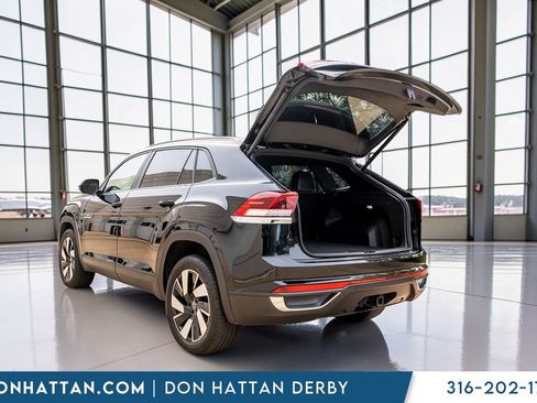 Used 2024 Volkswagen Atlas Cross Sport SE AWD/4WD image 34