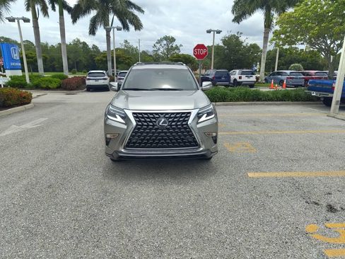 Used 2023 Lexus GX 460 Premium w/ Accessory Package AWD/4WD image 5