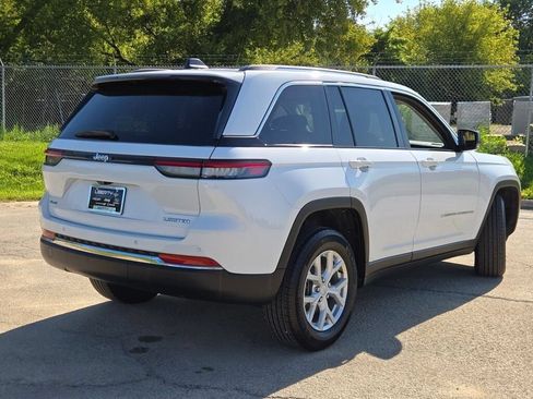 Certified 2023 Jeep Grand Cherokee Limited AWD/4WD image 13