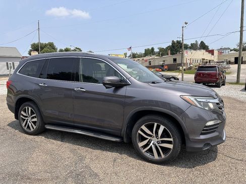 Used 2017 Honda Pilot Touring image 4