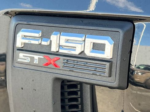 Used 2022 Ford F150 XL w/ STX Appearance Package RWD image 17