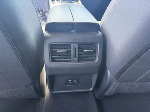 Used 2023 Nissan Rogue SV FWD image 15