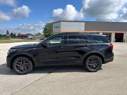 New 2026 Ford Explorer ST-Line w/ ST-Line Street Pack AWD/4WD image 6