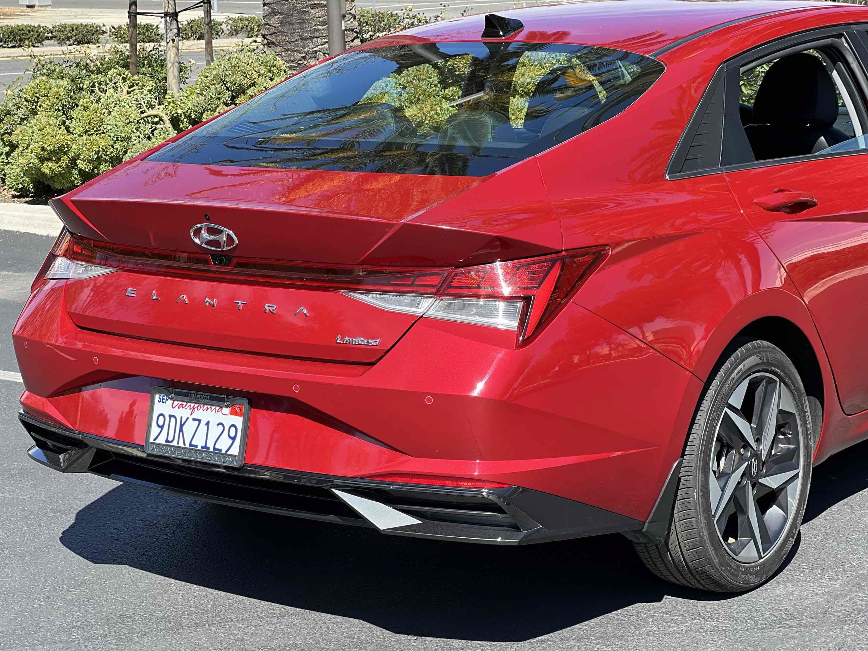 Used 2023 Hyundai Elantra Limited FWD image 64