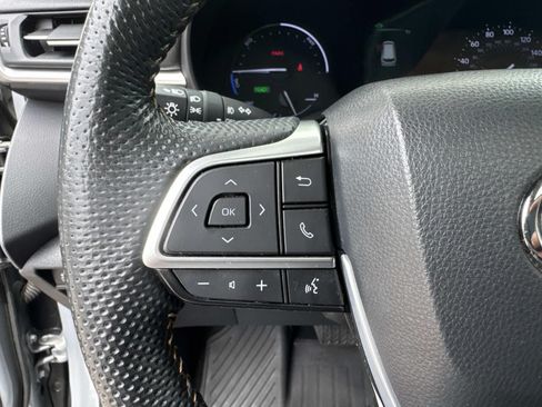 Used 2023 Toyota Sienna XLE Woodland Edition AWD/4WD image 24