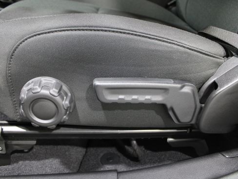 Used 2021 Jeep Wrangler Willys image 4