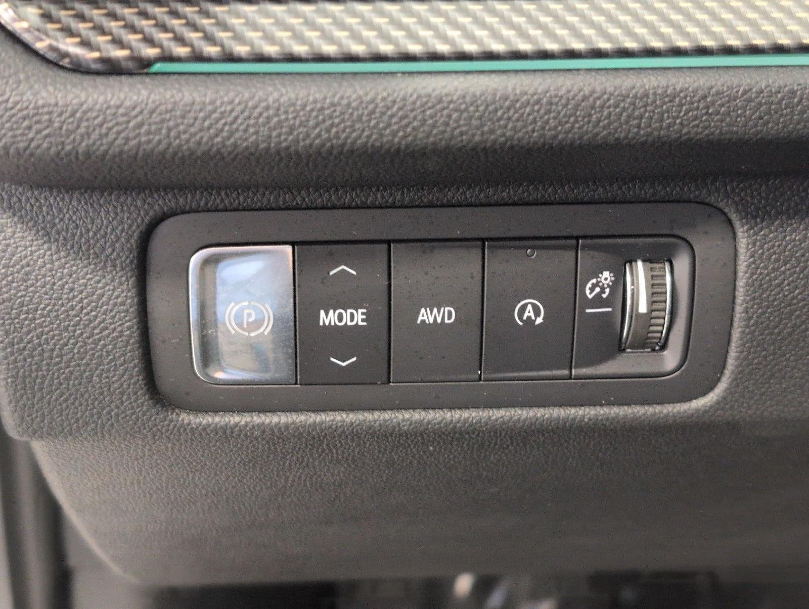 Used 2026 Chevrolet Traverse High Country w/ LPO, Floor Liner Package AWD/4WD image 10