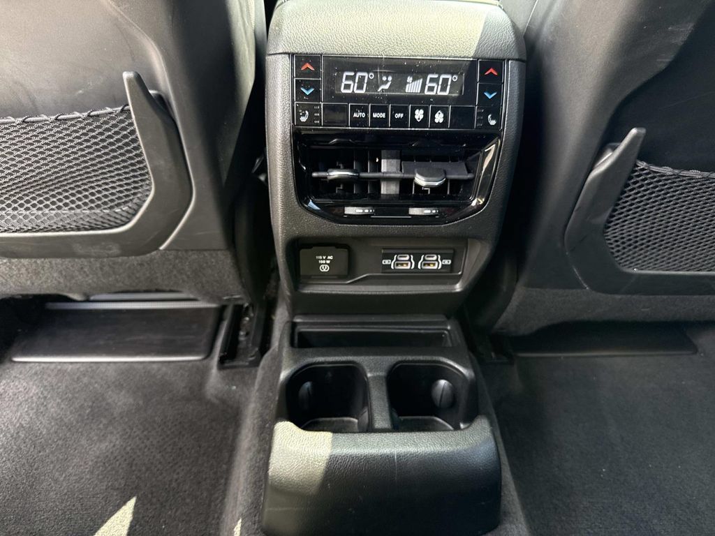 Used 2021 Jeep Grand Cherokee L Overland w/ Luxury Tech Group IV RWD image 20
