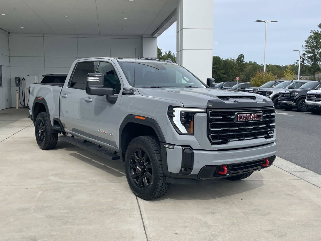 Used 2025 GMC Sierra 2500 AT4 w/ AT4 Preferred Package AWD/4WD image 6