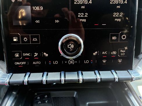 Used 2025 GMC Acadia Elevation w/ Elevation Premium Package AWD/4WD image 47