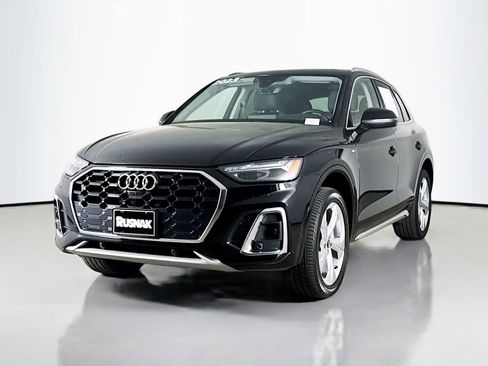 Used 2023 Audi Q5 2.0T Prestige w/ Prestige Package AWD/4WD image 3