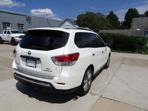 Used 2016 Nissan Pathfinder Platinum AWD/4WD image 5