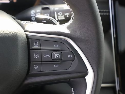 New 2025 Jeep Grand Cherokee L Laredo image 23