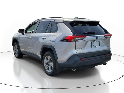 Used 2024 Toyota RAV4 LE AWD/4WD image 4