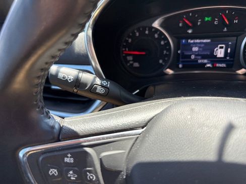 Used 2020 Chevrolet Equinox LT w/ Sport Edition image 23