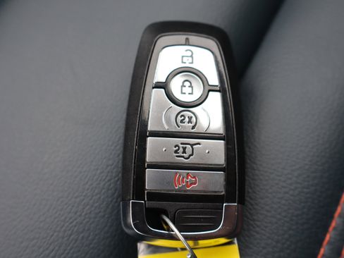 Used 2024 Ford Edge SEL w/ Sport Appearance Package image 31