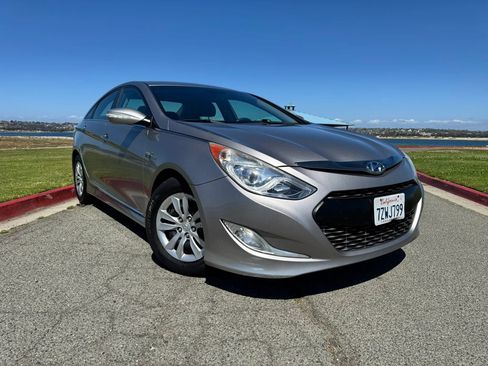Used 2012 Hyundai Sonata Hybrid w/ Leather Pkg image 6