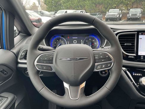 New 2026 Chrysler Pacifica Select FWD image 27