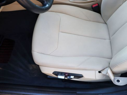 Used 2018 BMW 320i Sedan image 16