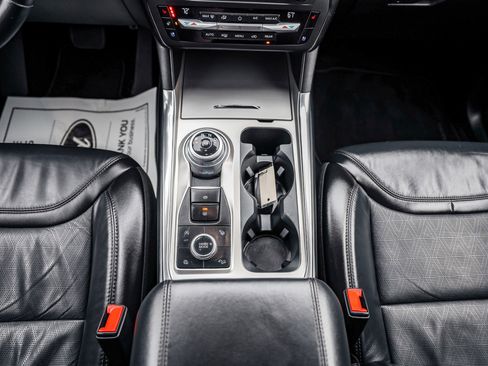 Certified 2020 Ford Explorer Platinum w/ Premium Technology Package image 19