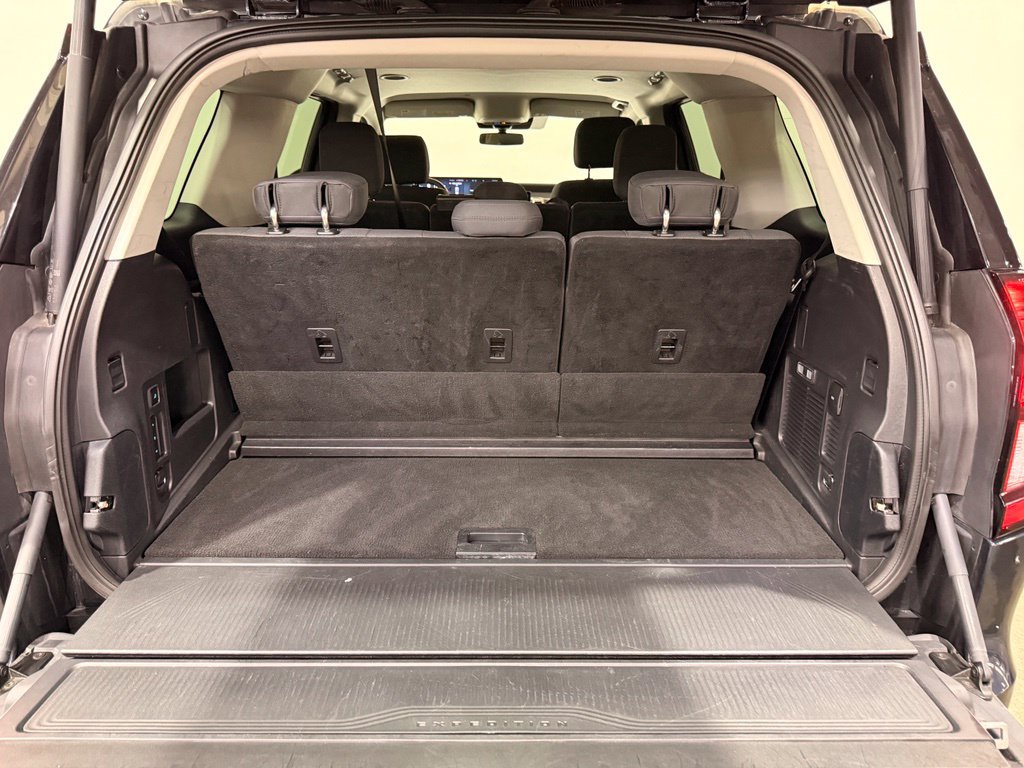 Used 2025 Ford Expedition Active AWD/4WD image 13