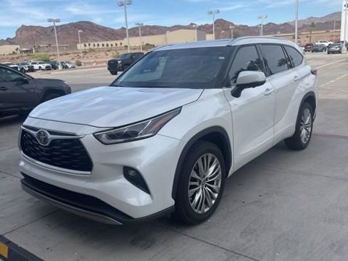 Used 2023 Toyota Highlander Platinum image 6