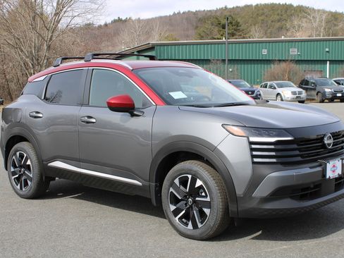 New 2026 Nissan Kicks SV image 8