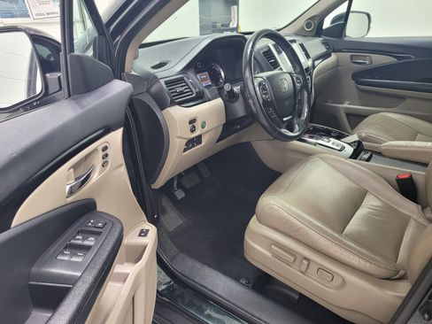 Used 2016 Honda Pilot Touring image 26