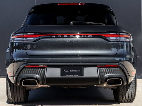 Certified 2026 Porsche Macan AWD/4WD image 10