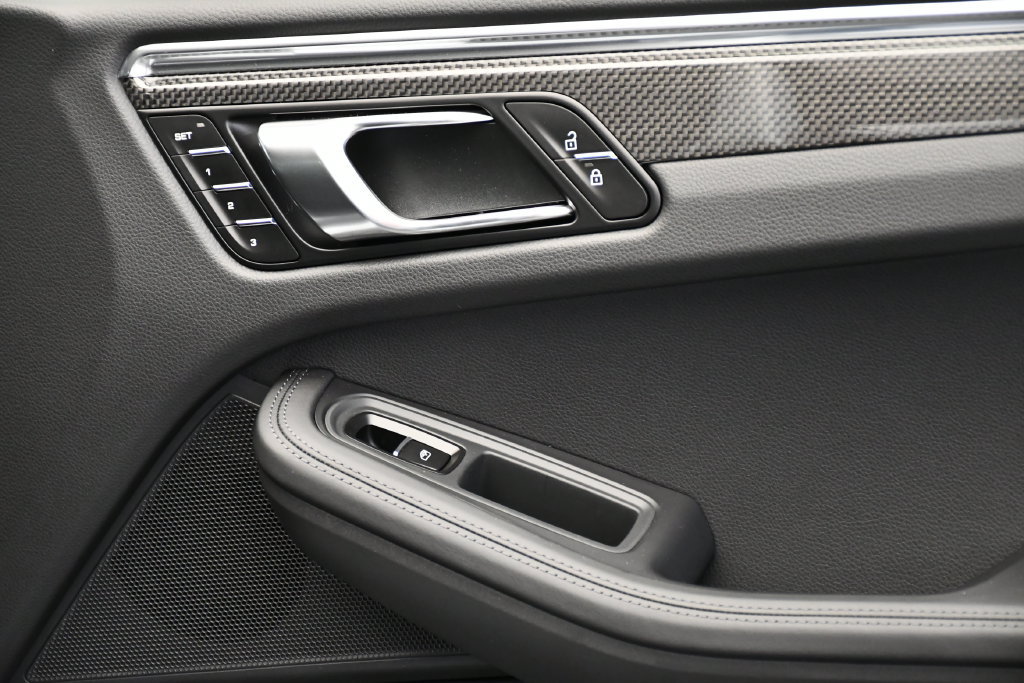 Certified 2026 Porsche Macan Turbo AWD/4WD image 48