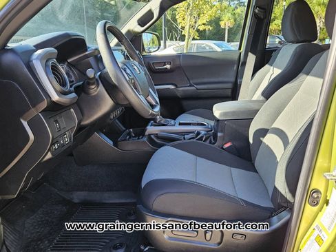 Used 2023 Toyota Tacoma TRD Off-Road image 3