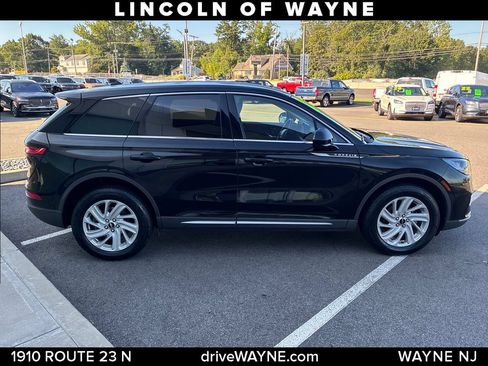 Certified 2023 Lincoln Corsair AWD w/ Rear Removable Package Tray image 9