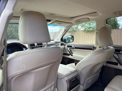 Used 2019 Lexus GX 460 Premium w/ Premium Package AWD/4WD image 24